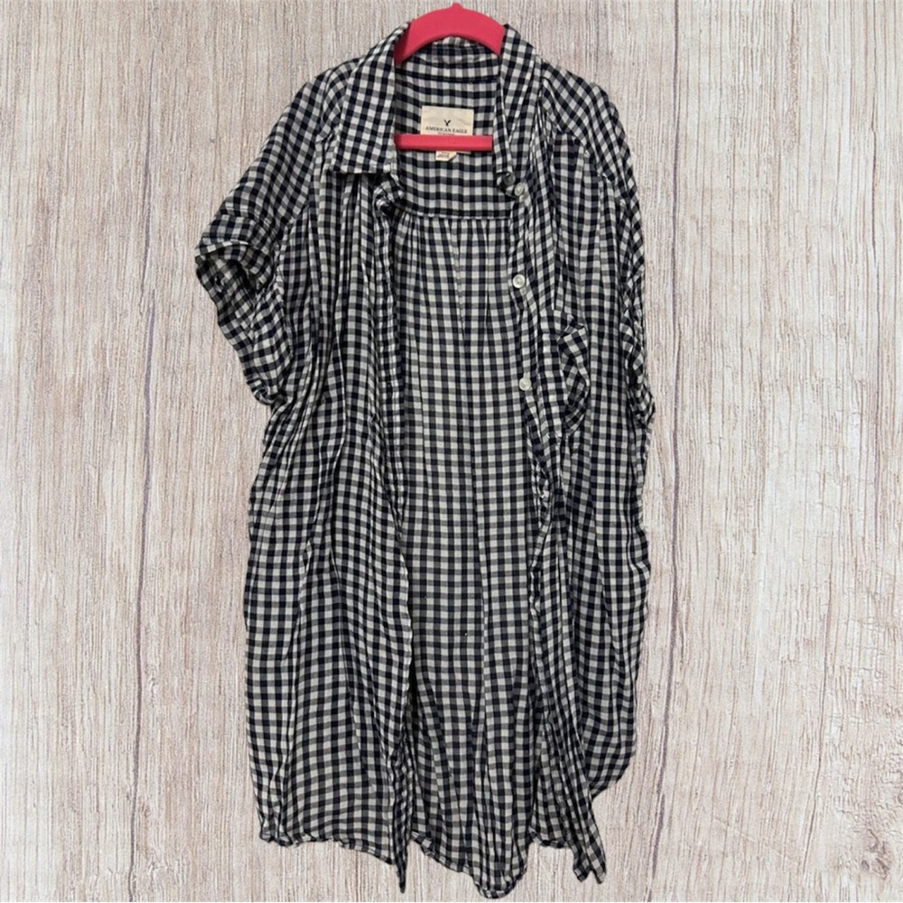 American Eagle Outfitters Black and White Checkered Button Down Shirt